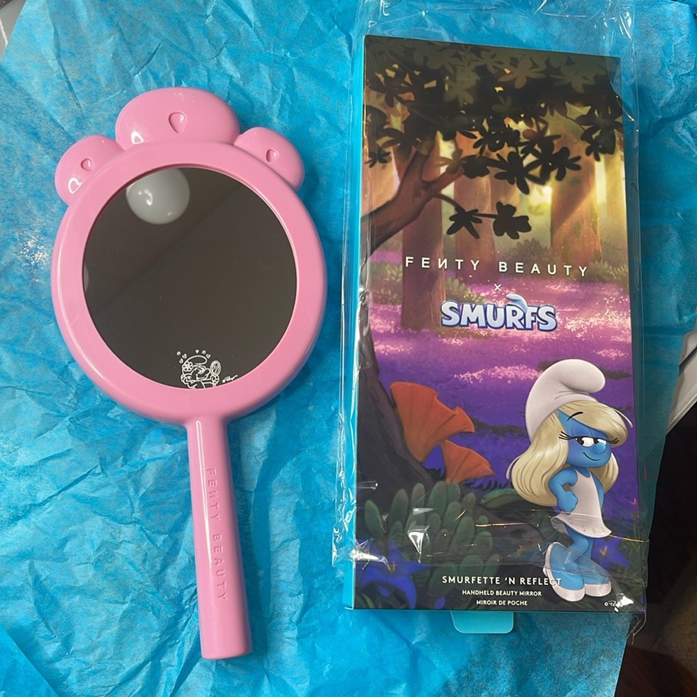 Fenty Beauty x Smurfs Smurfette Handheld Limited Edition Mirror - Picture 6 of 7